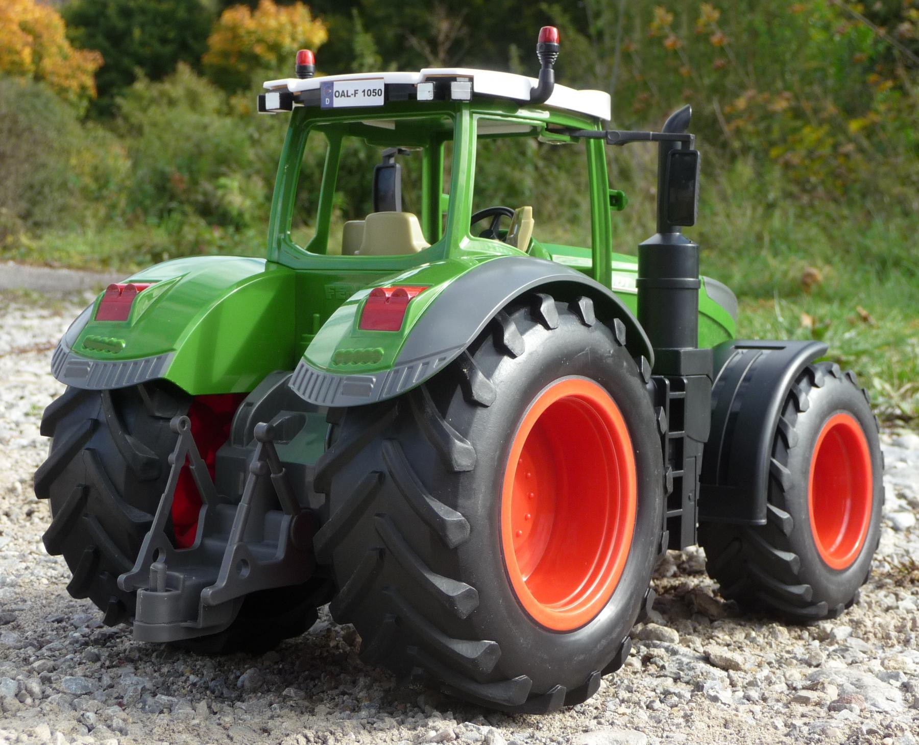 RC Traktor FENDT 1050 Vario in XL Größe 37,5cm "Ferngesteuert 2,4GHz"  405035 