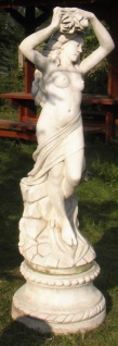 Casa Padrino Jugendstil Skulptur / Figur Jungfrau mit Sockel Ø 50 x H. 160 cm - Prunkvolle Gartendeko