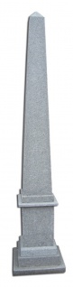 Casa Padrino Luxus Deko Granit Stein Skulptur Obelisk Grau 50 x 50 x H. 254 cm - Garten & Terrassen Stein Deko Accessoires - Luxus Kollektion