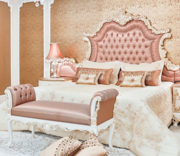 Casa Padrino Luxus Barock Doppelbett Rosa / Weiß / Creme / Kupferfarben 200 x 200 x H. 200 cm - Edles Massivholz Bett mit Kopfteil - Prunkvolle Schlafzimmer Möbel im Barockstil