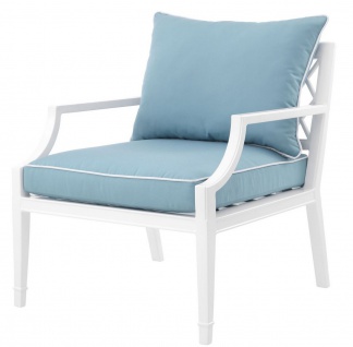 Casa Padrino Luxus Sessel mit Kissen Weiß / Hellblau 68, 5 x 80 x H. 79 cm - Sessel aus hochwertigen strapazierbarem Aluminium - Wohnzimmermöbel - Gartenmöbel - Gastronomie Möbel