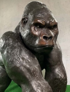 Casa Padrino Luxus Bronze Deko Skulptur Gorilla Affe 102 x 147 x H. 152 cm - Riesiege Bronze Skulptur - Lebensgroße Tierfigur - XXL Bronze Gorilla Figur - XXL Garten Skulptur - Luxus Garten Deko - Vorschau 5