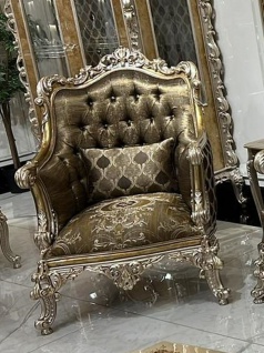 Casa Padrino Luxus Barock Wohnzimmer Sessel Gold / Silber - Prunkvoller Sessel mit dekorativem Kissen - Barock Wohnzimmer Möbel - Edel & Prunkvoll