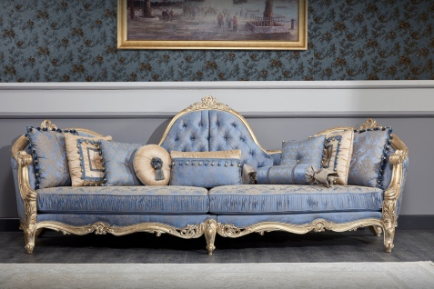 Casa Padrino Luxus Barock Chesterfield Sofa Hellblau / Antik Gold 300 x 90 x H. 119 cm - Prunkvolles Barock Wohnzimmer Sofa - Barockmöbel