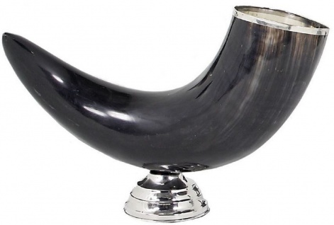 Casa Padrino Luxus Deko Horn mit Sockel Schwarz / Silber 40 x 12 x H. 26 cm - Schreibtisch Dekoration