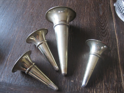 ein Füllhorn voller Möglichkeiten - 4 Stück Vase Rosenvase Trompetenvase silber