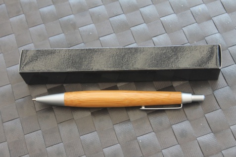 Bambusholz-Kugelschreiber, Bambuskugelschreiber, Holzkugelschreiber in OVP